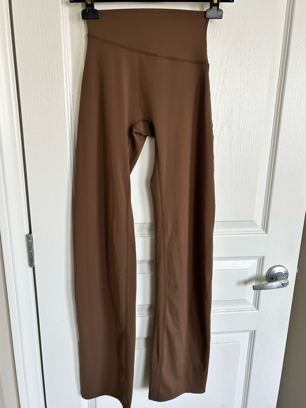 SCULP High-Waisted Flared Leggings - Picture 4 of 8